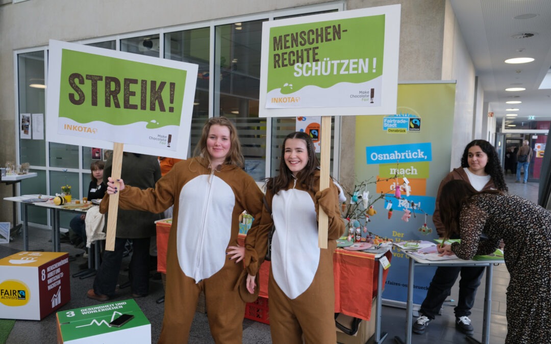 Osterhasen streiken für faire Kakaopreise