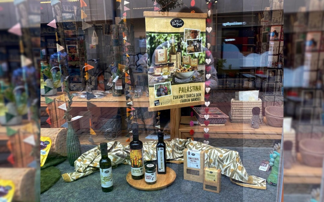 Produkte aus Palästina – Weltladen Osnabrück gestaltet Schaufenster neu